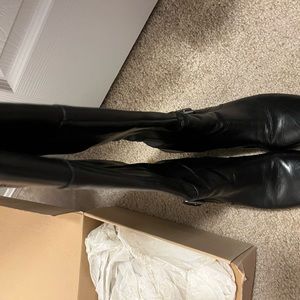 Nine West vasookie boot, worn a handful of times, smoke free home